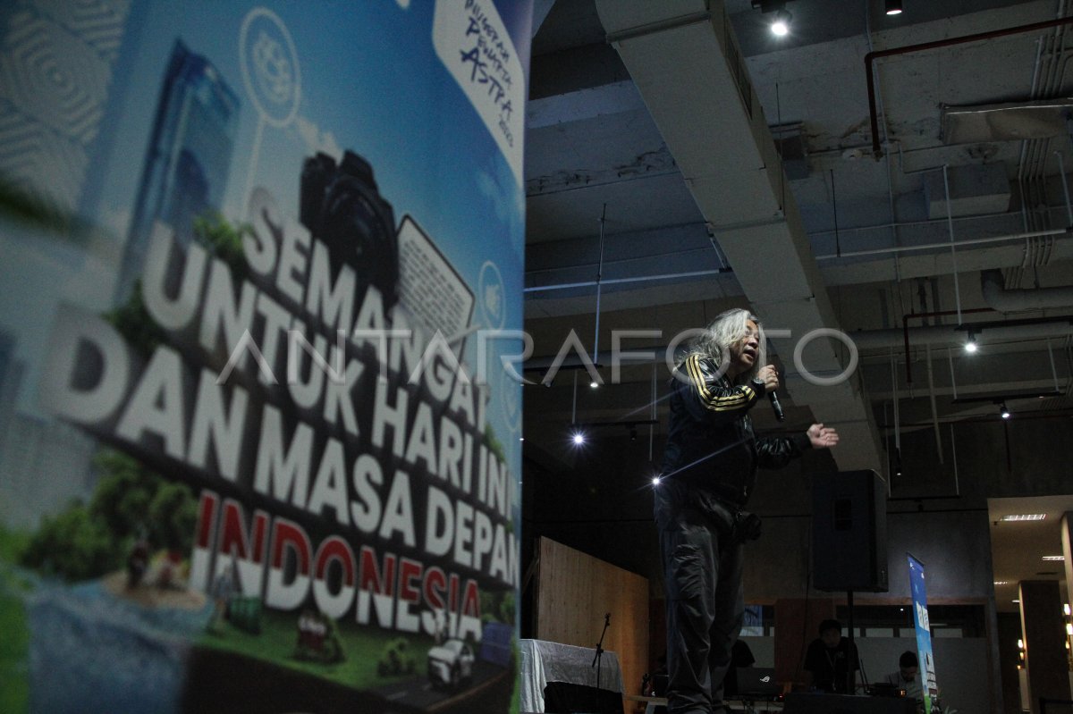 Bincang foto bersama Oscar Motuloh di Makassar
