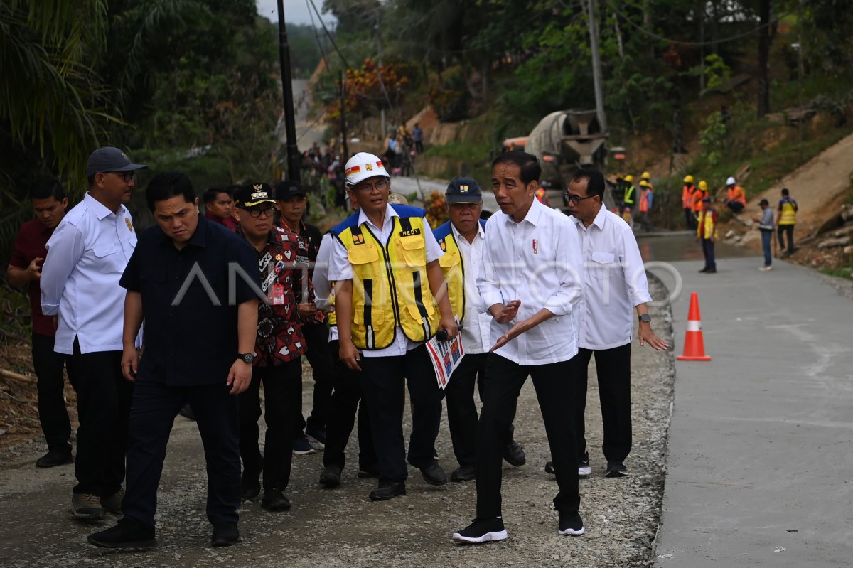 Presiden Jokowi meninjau penanganan Inpres Jalan Daerah