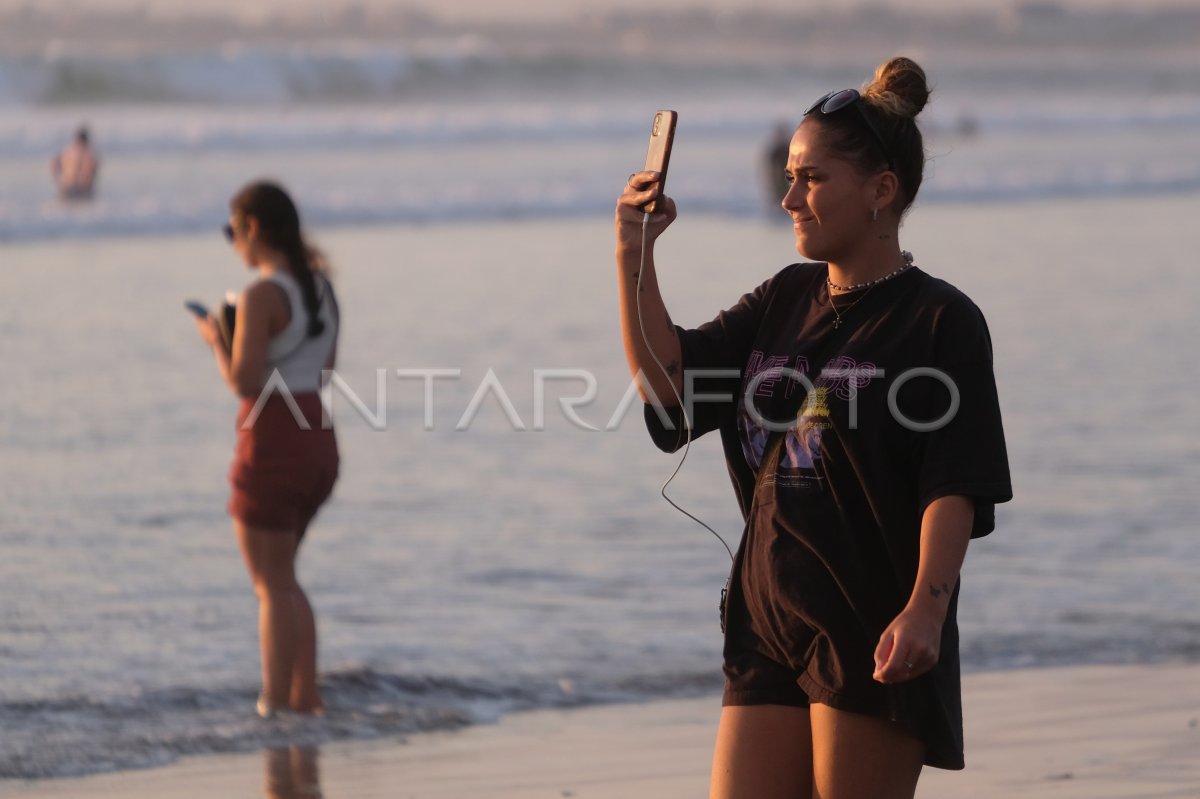 Rencana Retribusi Turis Asing Masuk Bali | ANTARA Foto