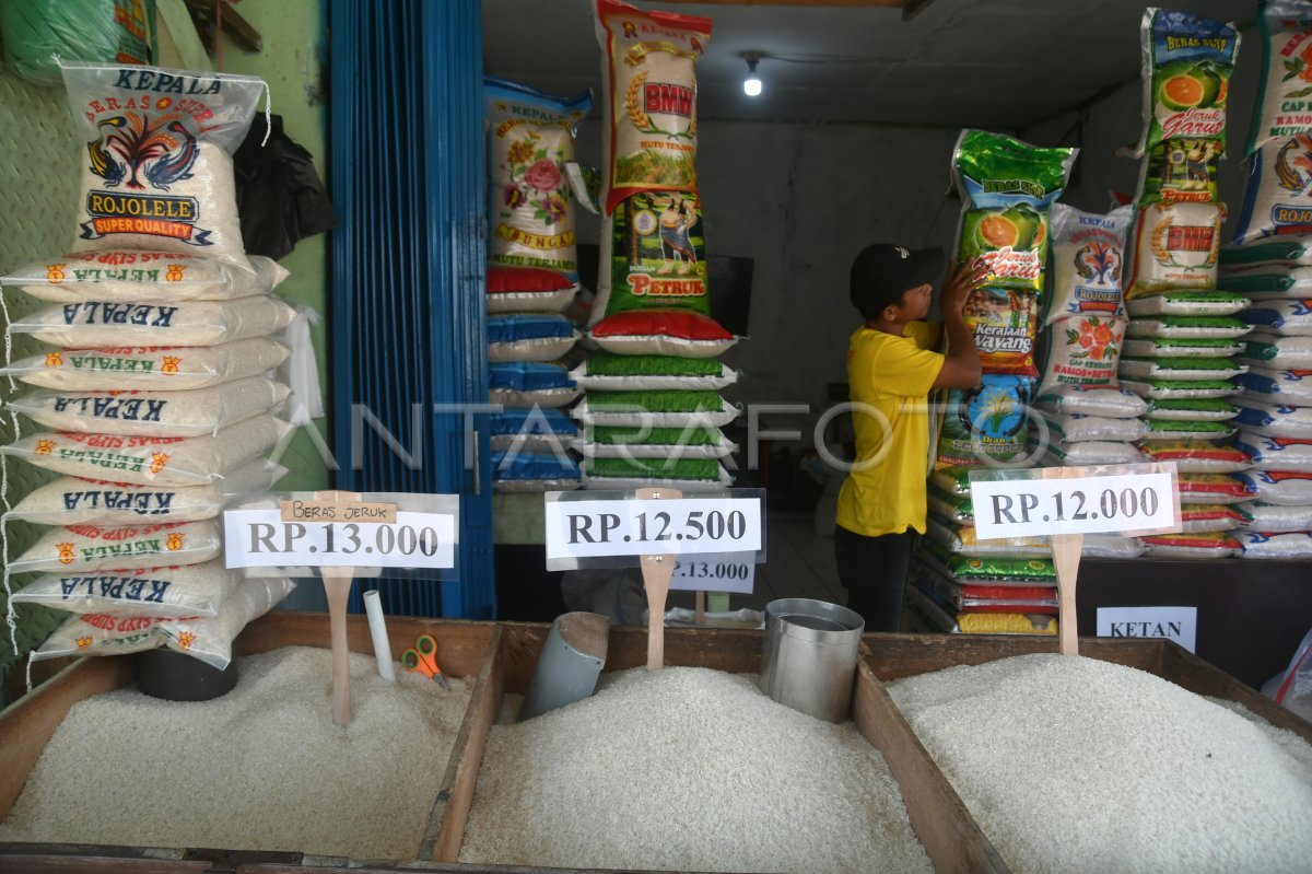 Kenaikan Harga Beras Di Sejumlah Daerah | ANTARA Foto