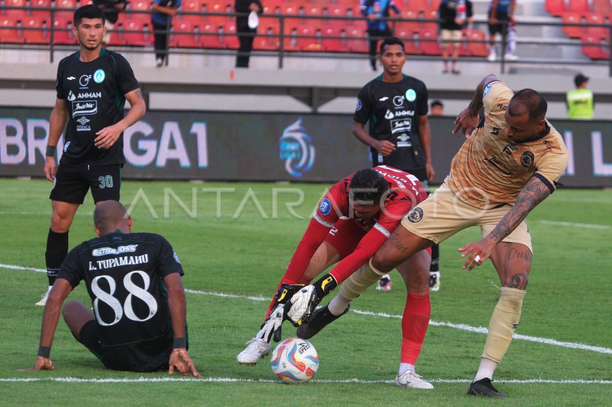 Arema FC kalahkan PSS Sleman
