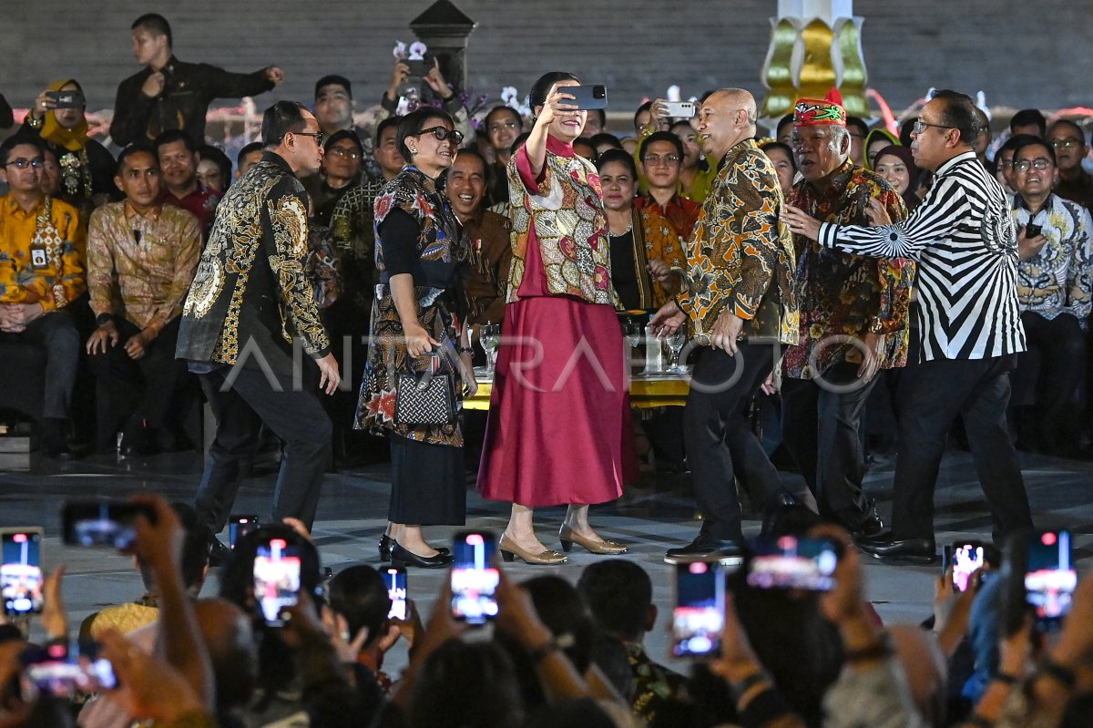 Pagelaran Istana Berbatik