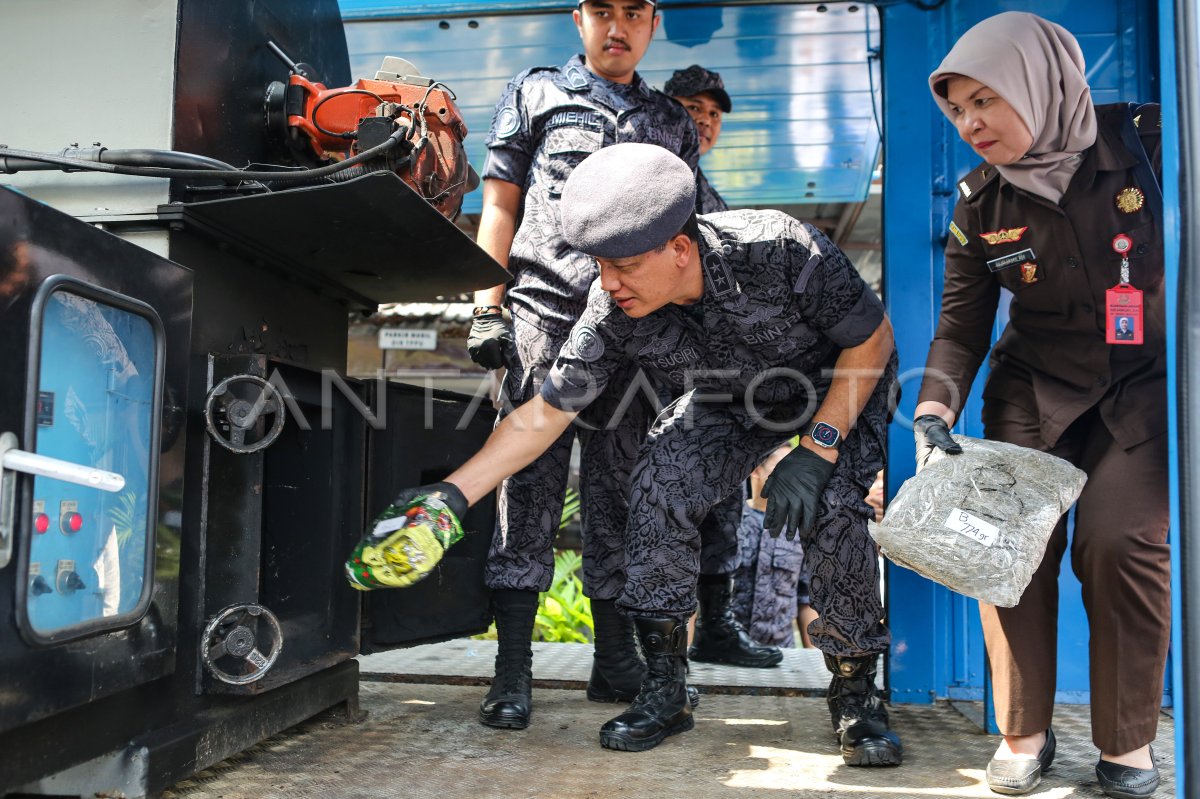 BNN Musnahkan Barang Bukti Narkoba | ANTARA Foto