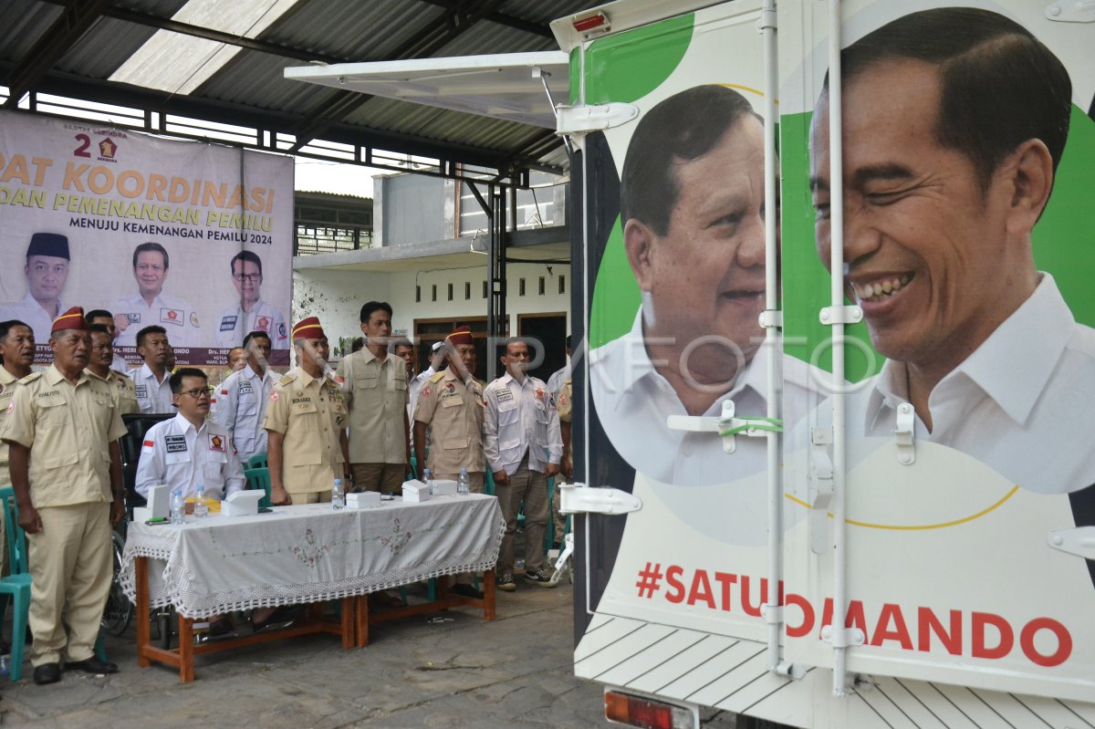 Nobar Pendaftaran Prabowo-Gibran Ke KPU | ANTARA Foto