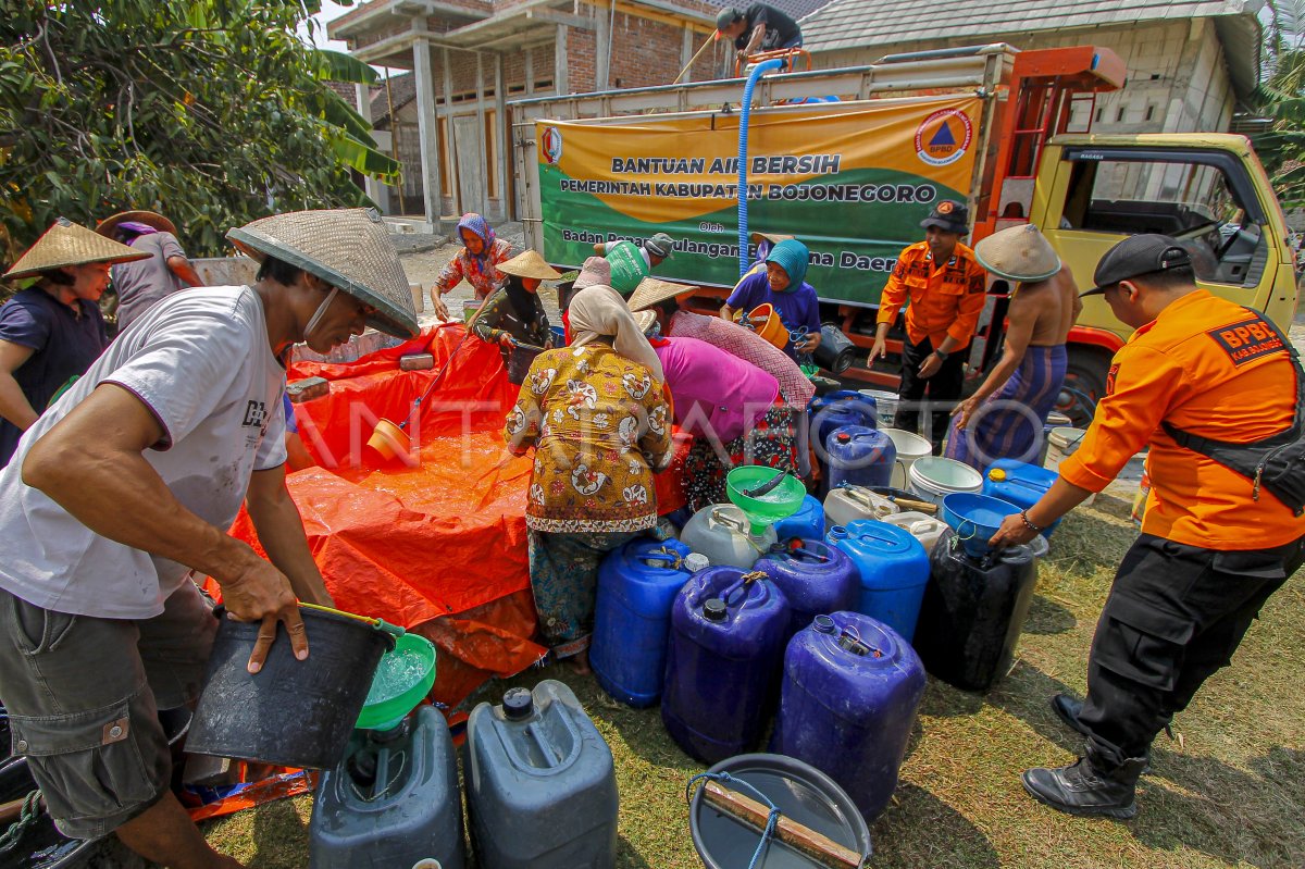 Bantuan Air Bersih Di Bojonegoro Antara Foto 8332