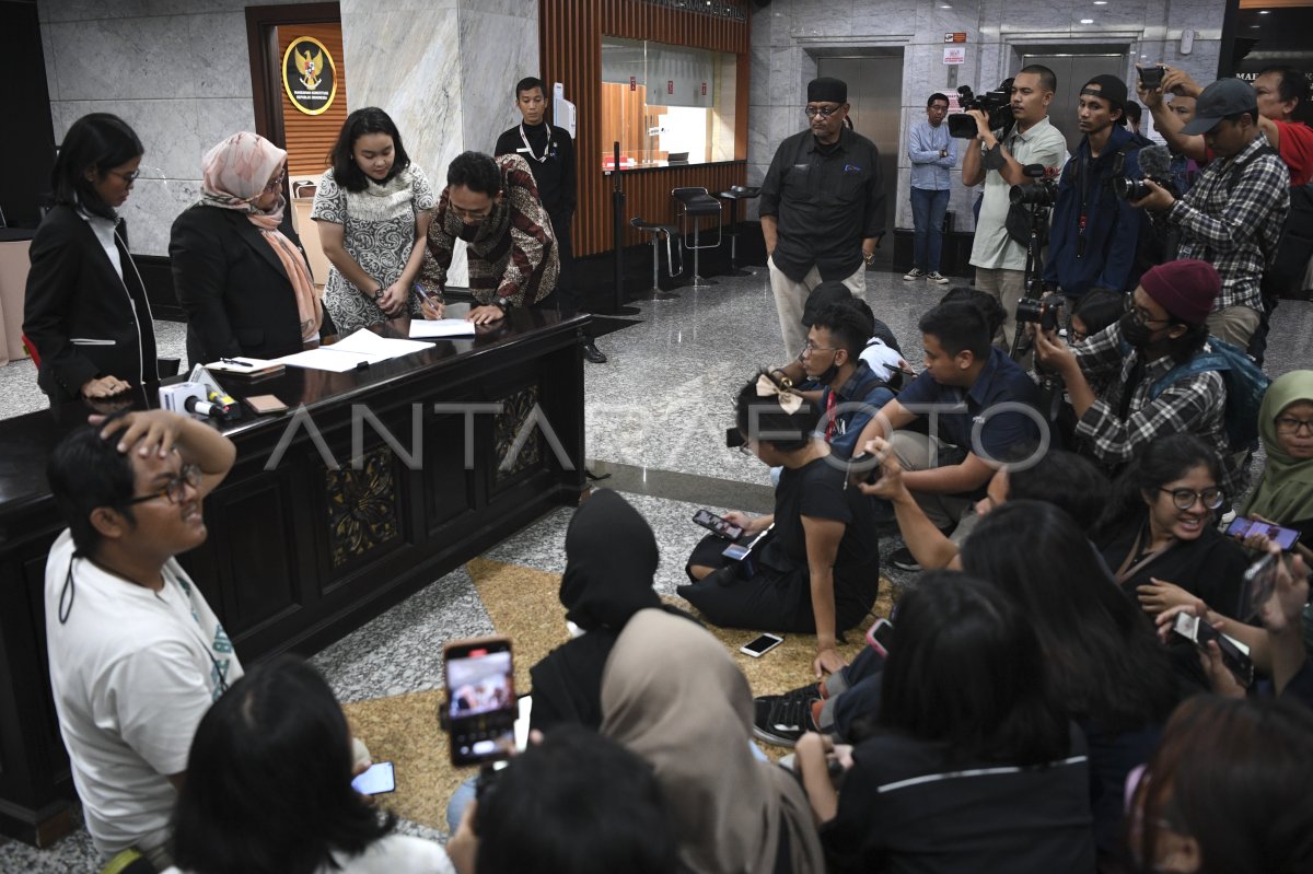 Pelaporan Dugaan Hakim Konstitusi Langgar Kode Etik Antara Foto