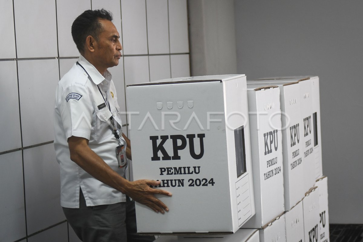 Distribusi Logistik Pemilu 2024 Di Jakarta Antara Foto 8342