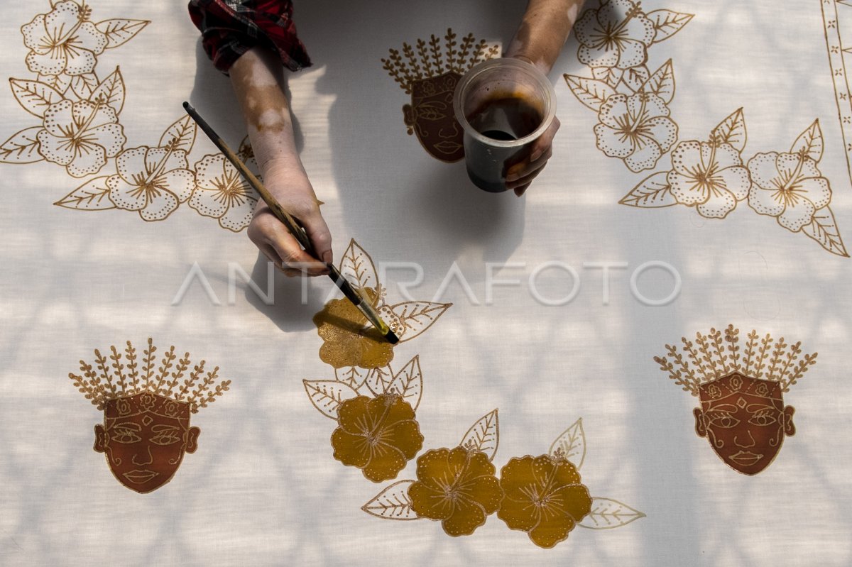 Produksi batik Betawi di Rumah Batik Palbatu | ANTARA Foto