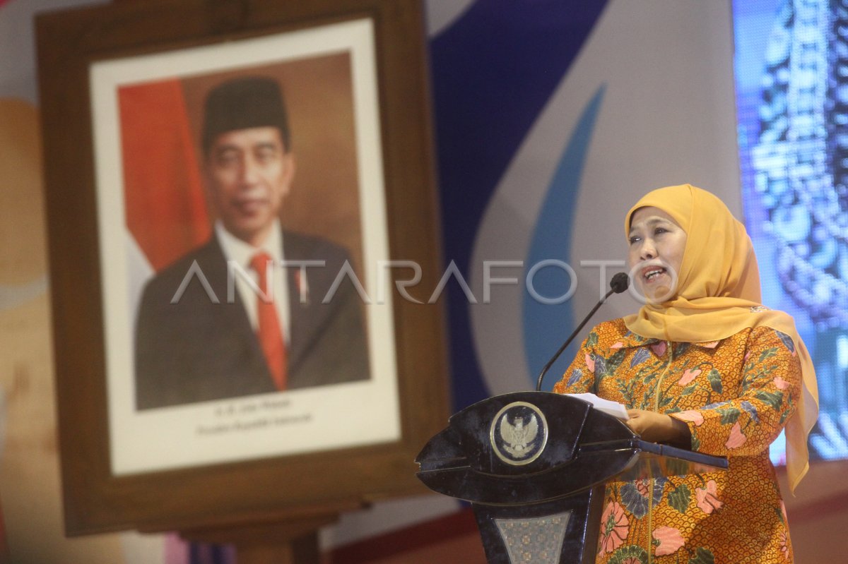 Peringatan Hari Guru Nasional Di Jatim | ANTARA Foto