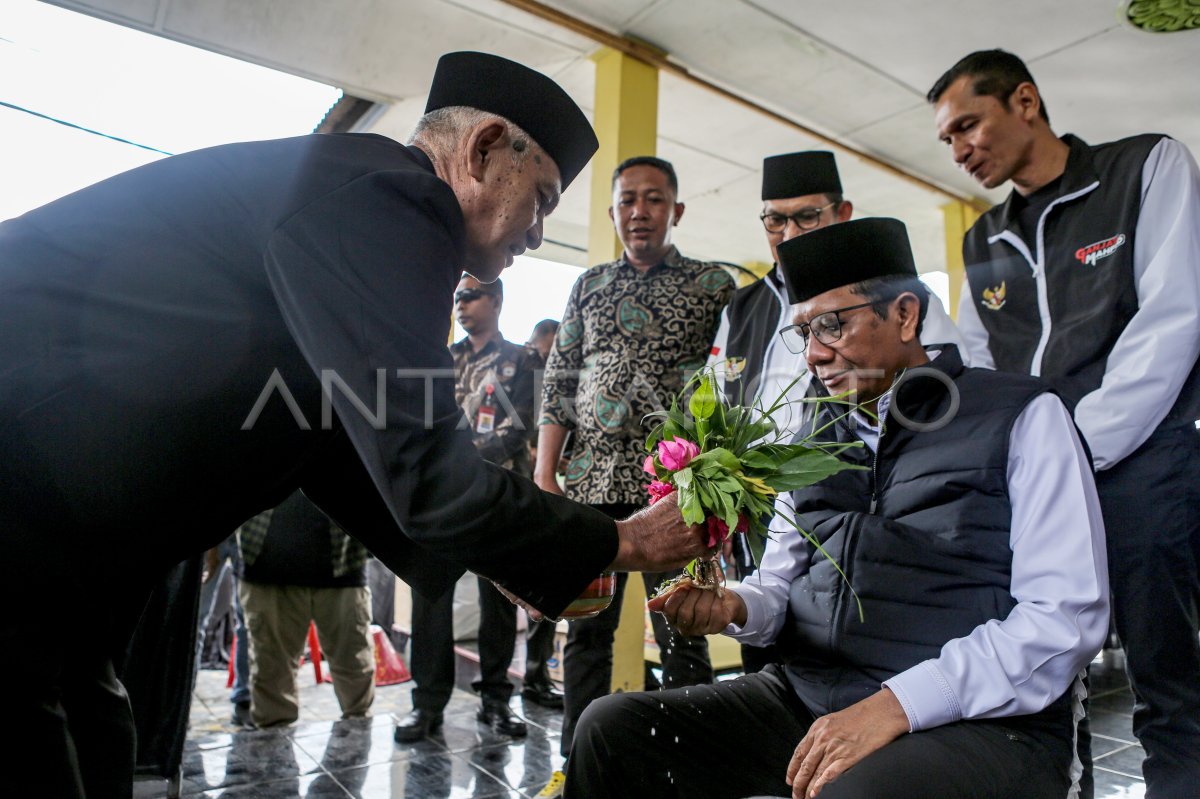 Kampanye Perdana Cawapres Mahfud MD | ANTARA Foto