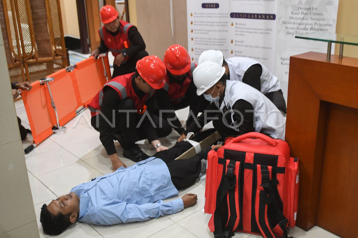 Simulasi Tanggap Darurat Gempa Bumi Di Kemenkeu Antara Foto 2112