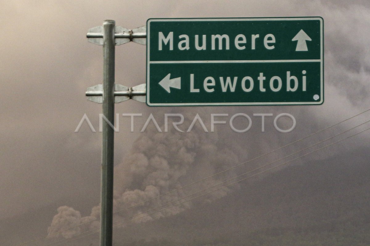 Status Gunung Lewotobi Naik Menjadi Awas | ANTARA Foto