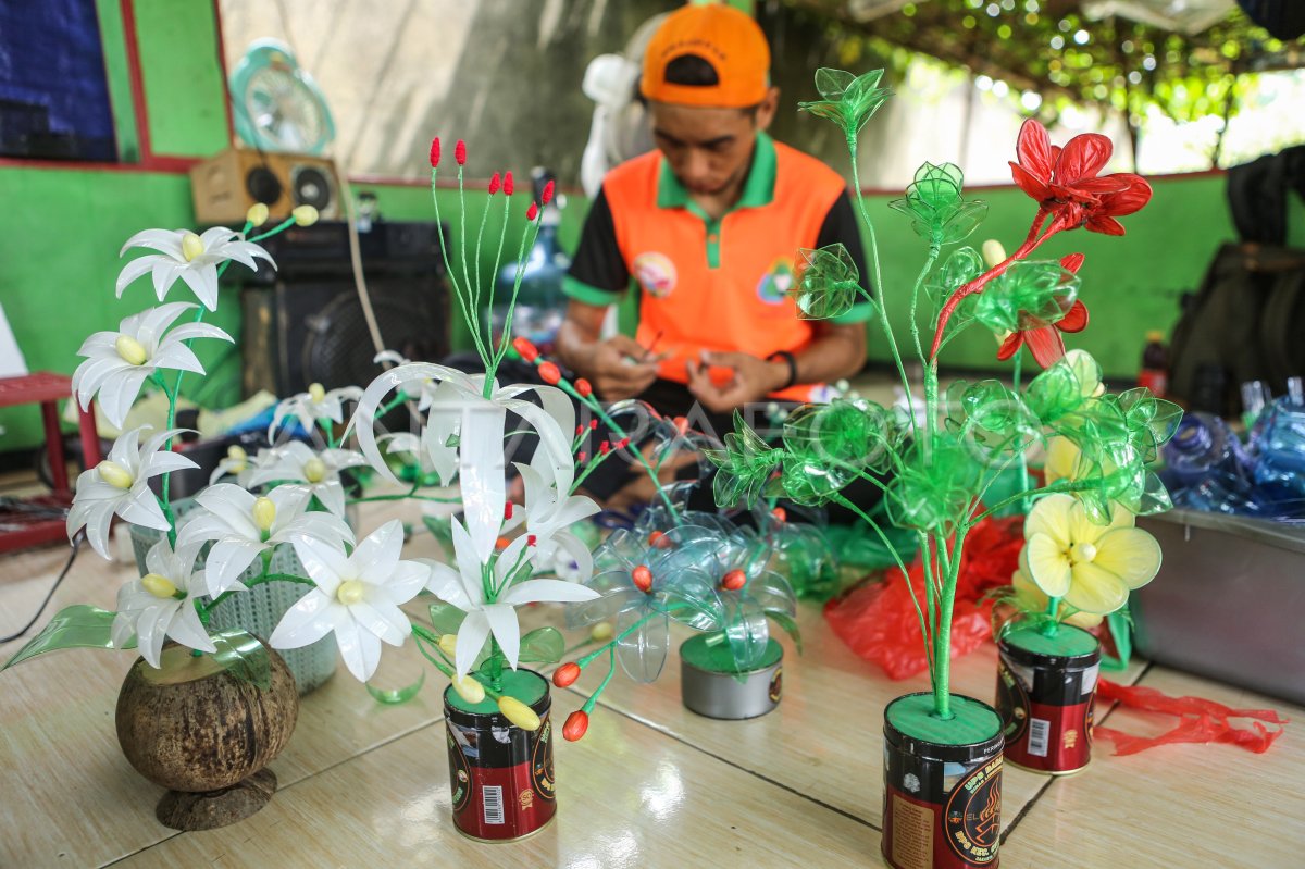 Kerajinan Dari Limbah Plastik Antara Foto 1781