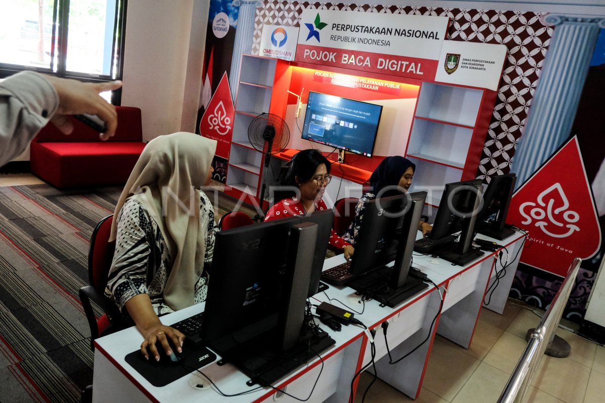 Desa Tenjolayar Go Digital: Program Literasi Digital untuk Warga Desa!
