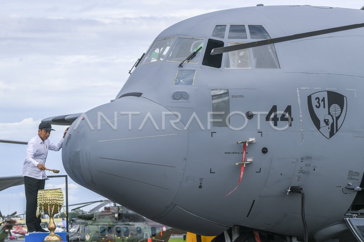 Presiden Hadiri Serah Terima Alutsista Pesawat Ke TNI | ANTARA Foto