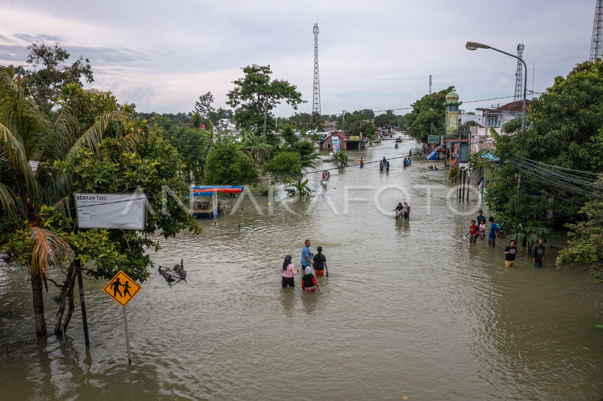 Banjir Masih Melumpuhkan Jalur Semarang-Purwodadi | ANTARA Foto