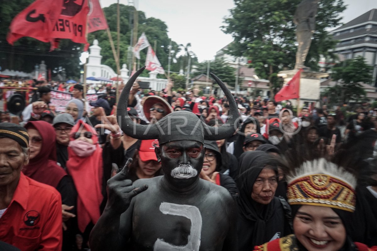 Kampanye Akbar Ganjar Pranowo-Mahfud Di Solo | ANTARA Foto