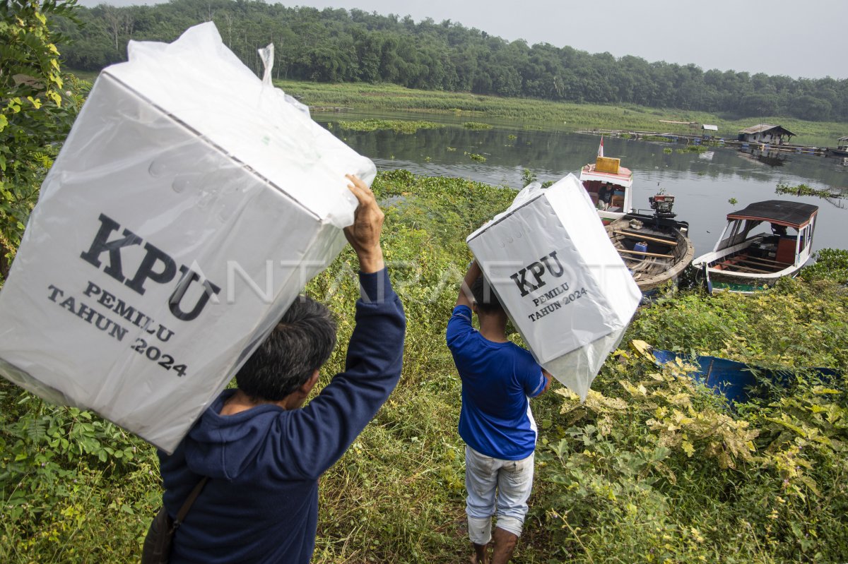 Distribusi Logistik Pemilu 2024 Di Pedalaman KBB | ANTARA Foto