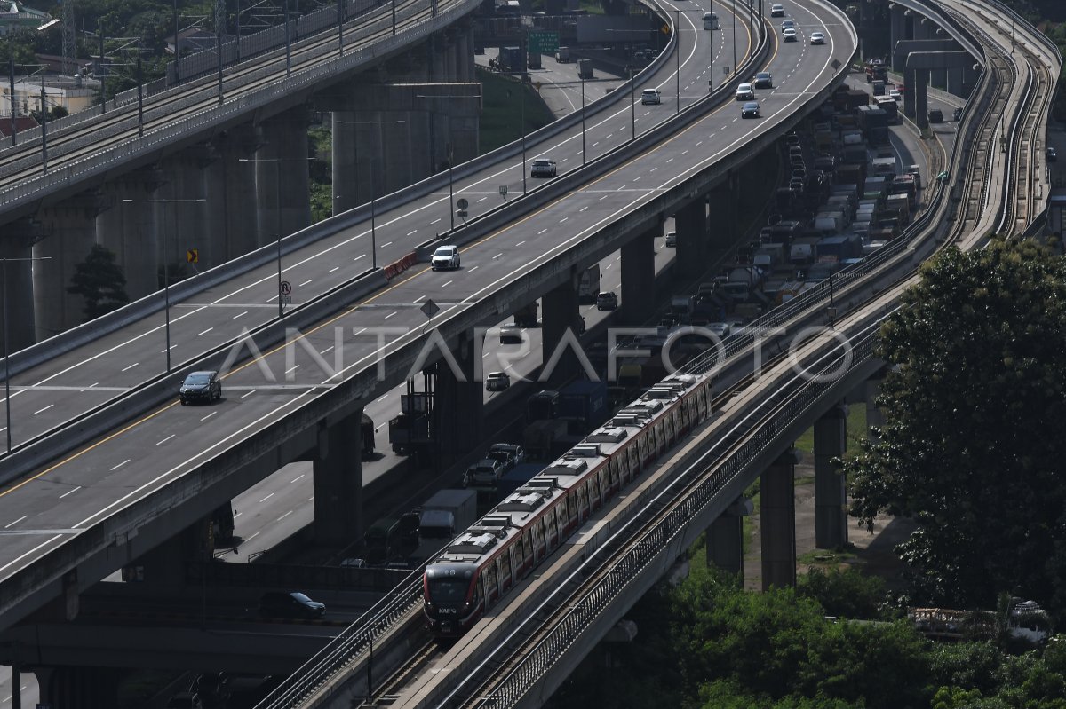 Rencana Kenaikan Tarif Tol Japek Dan Jalan Layang MBZ | ANTARA Foto