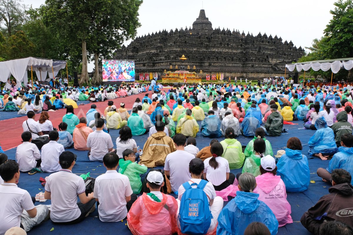 Perayaan Magha Puja Di Borobudur Antara Foto