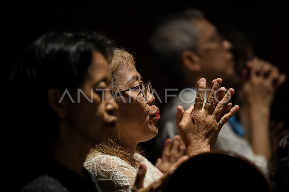 Ibadah Misa Kamis Putih di Katedral Jakarta | ANTARA Foto