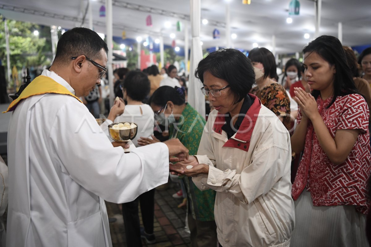 Ibadah Misa Kamis Putih di Katedral Jakarta | ANTARA Foto