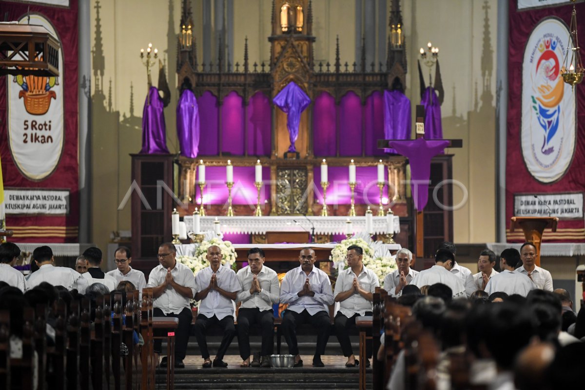 Ibadah Misa Kamis Putih di Katedral Jakarta | ANTARA Foto