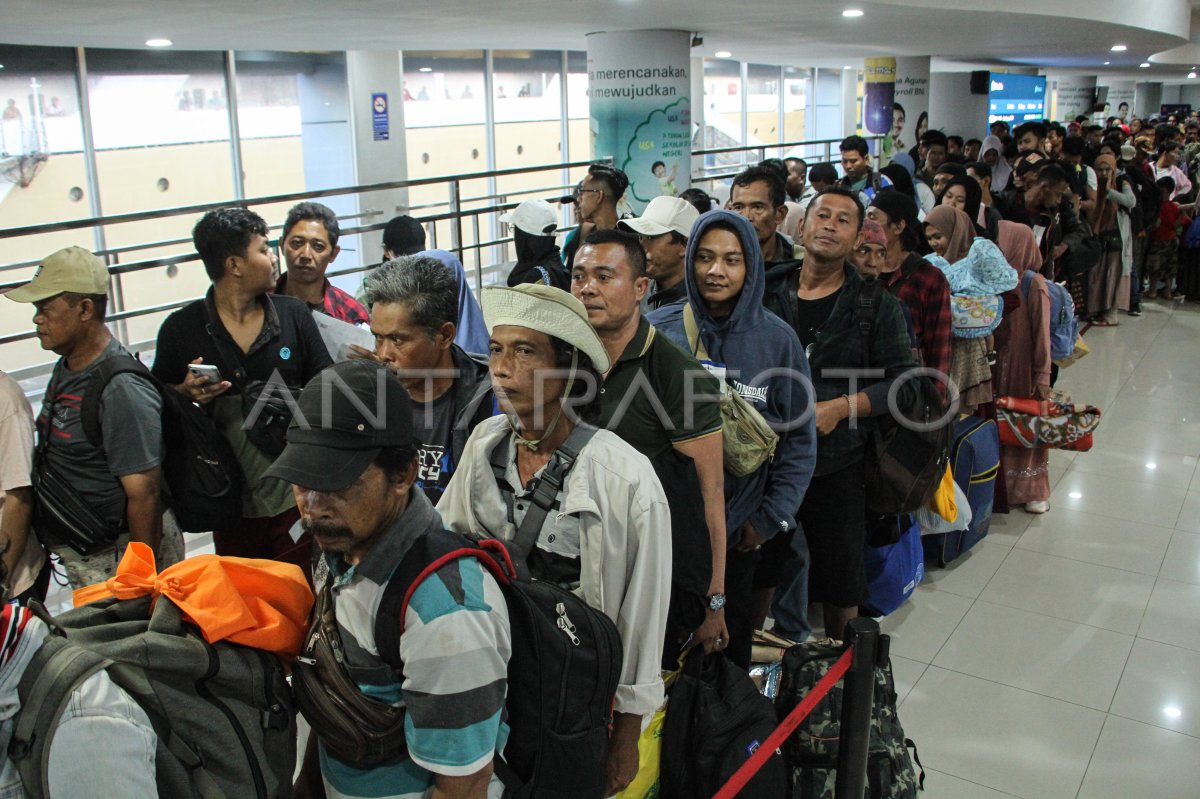 Arus Mudik Lebaran 2024 Di Pelabuhan Makassar Antara Foto