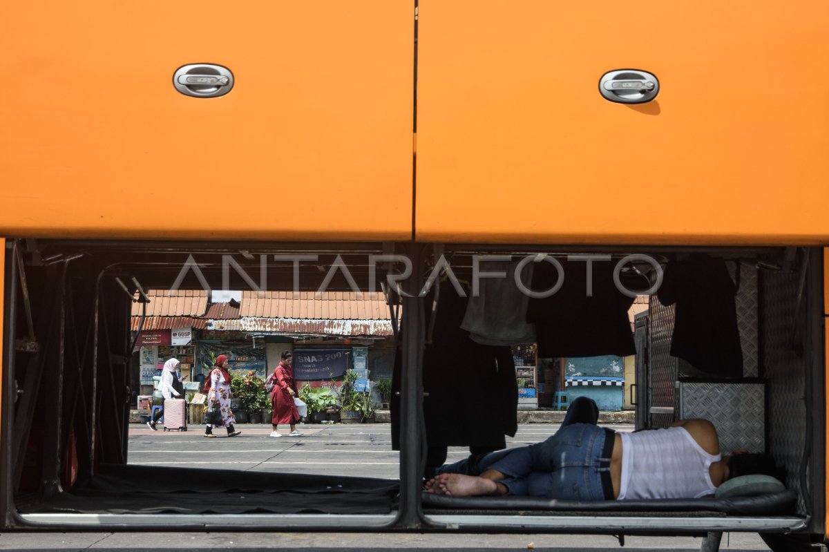 Arus Balik Di Terminal Cicaheum Bandung | ANTARA Foto