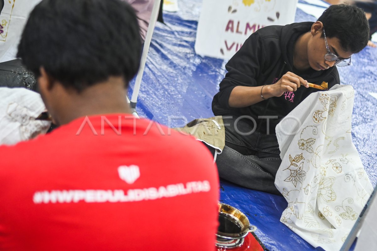 Pelatihan Membatik Bagi Siswa Penyandang Disabilitas | ANTARA Foto