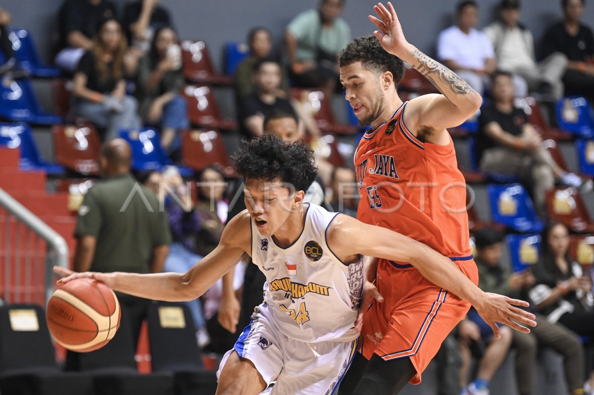 Prawira Harum Bandung Lawan Pelita Jaya Basketball | ANTARA Foto