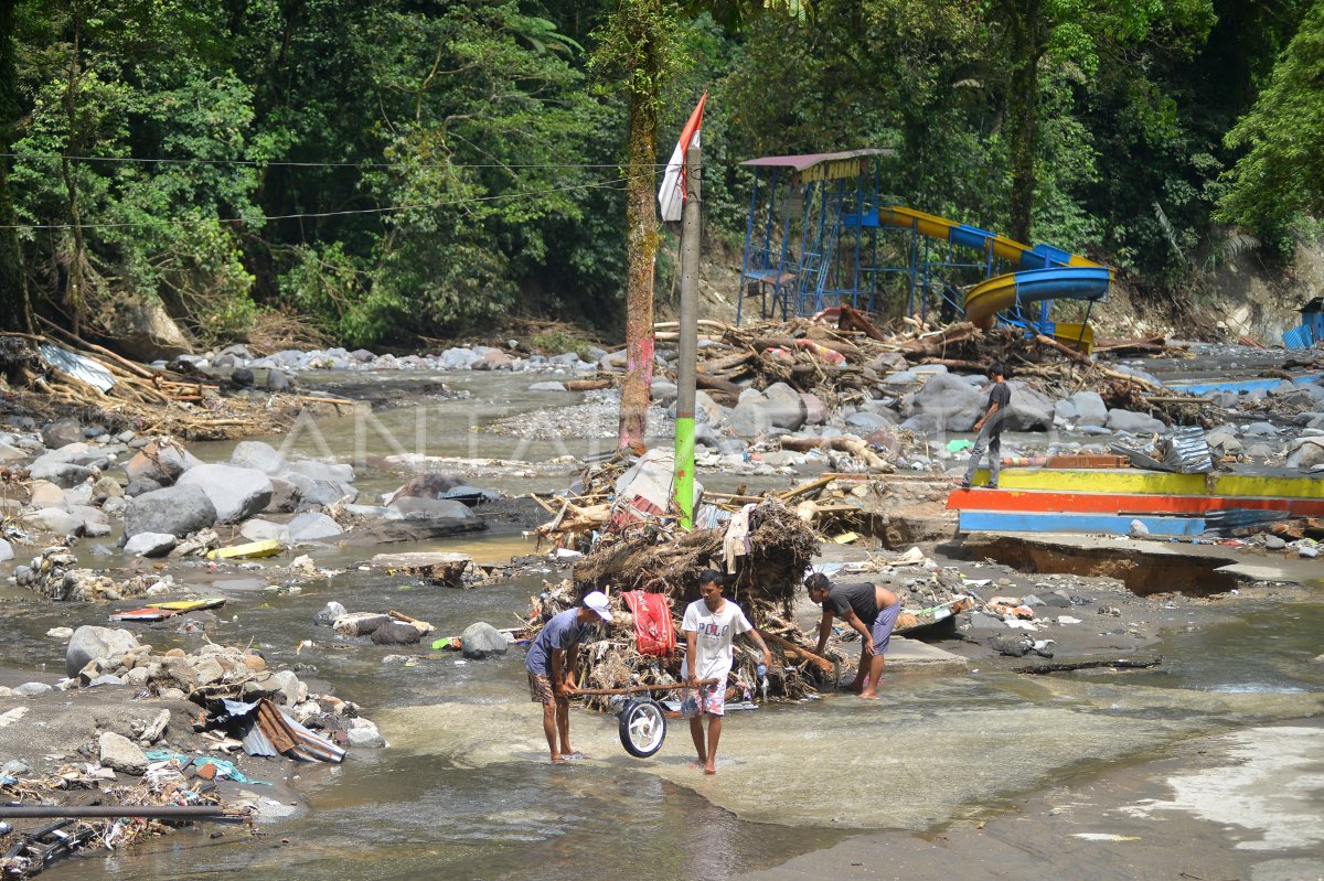 Bangunan Terdampak Banjir Bandang Di Sempadan Sungai Lembah Anai ...