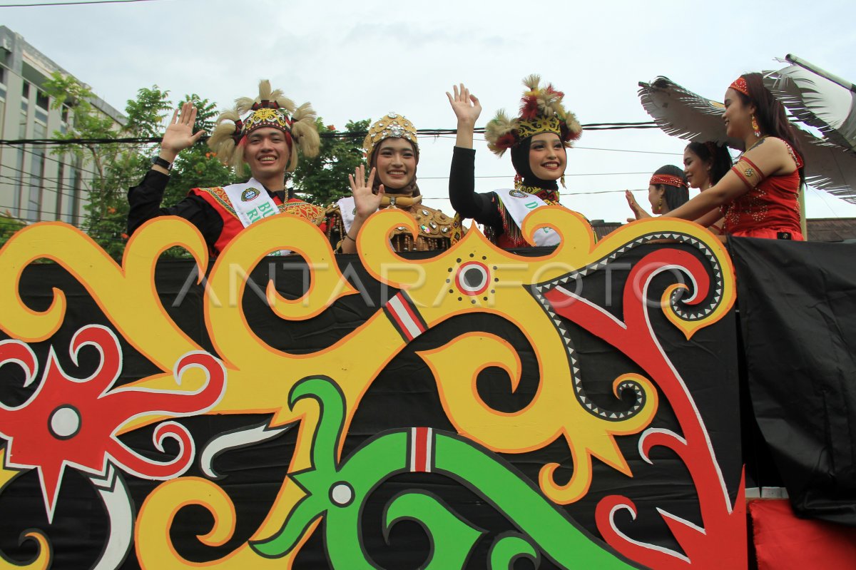 Pawai Gawai Dayak Kalbar Ke-38 | ANTARA Foto