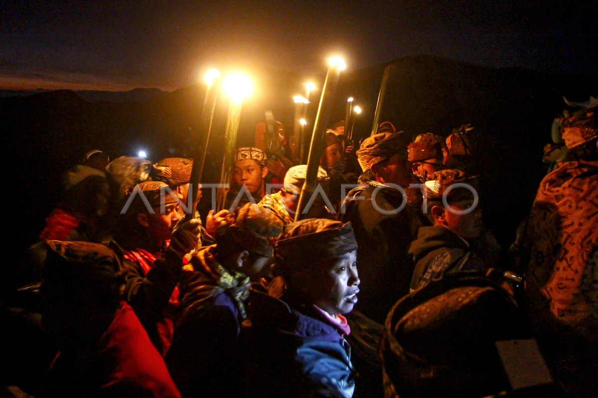 Ritual Yadnya Kasada Suku Tengger | ANTARA Foto