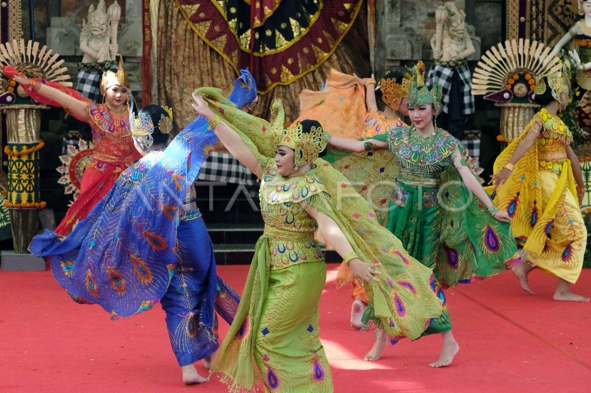 Kesenian tradisional Sunda dan Nusantara | ANTARA Foto