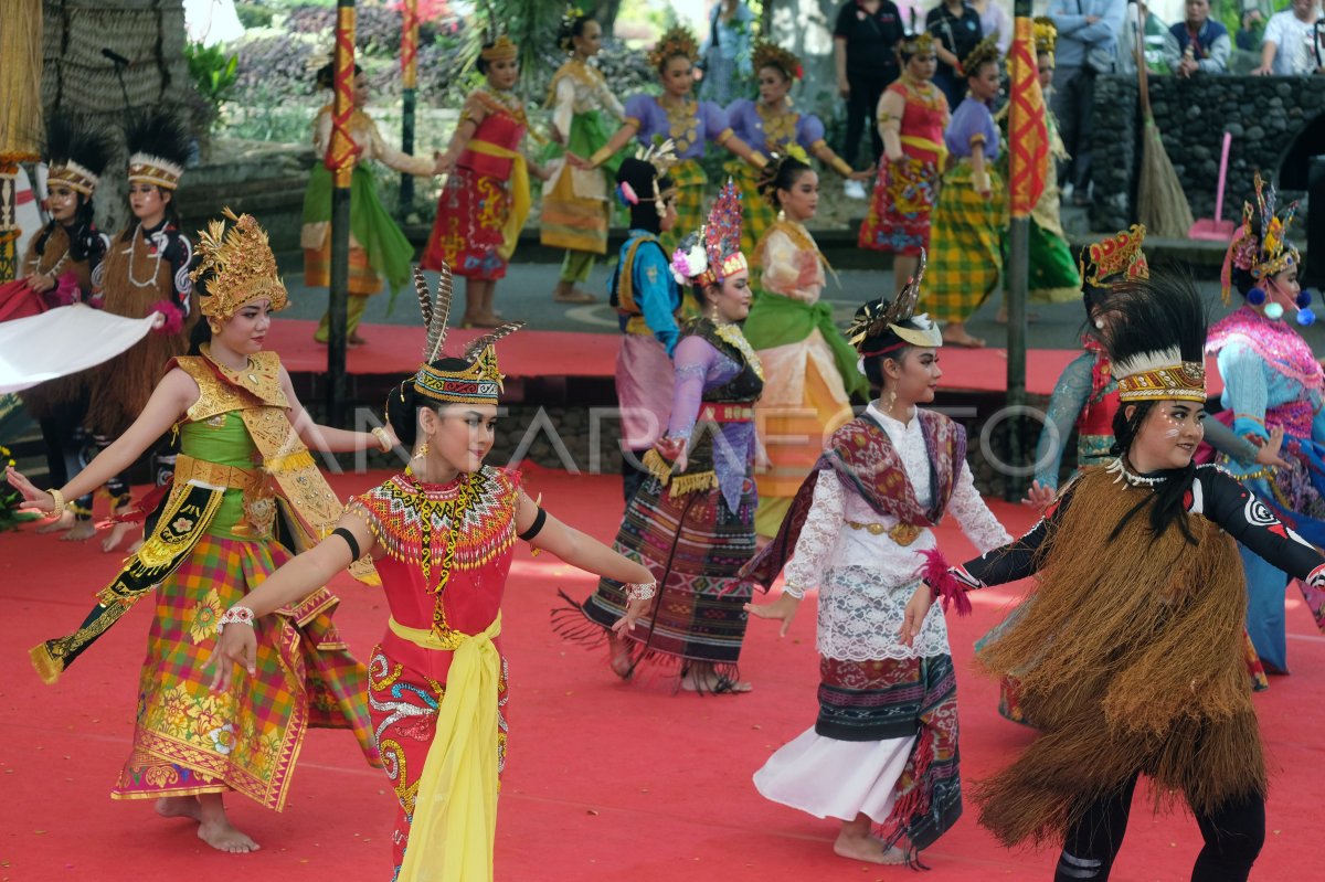 Kesenian tradisional Sunda dan Nusantara | ANTARA Foto