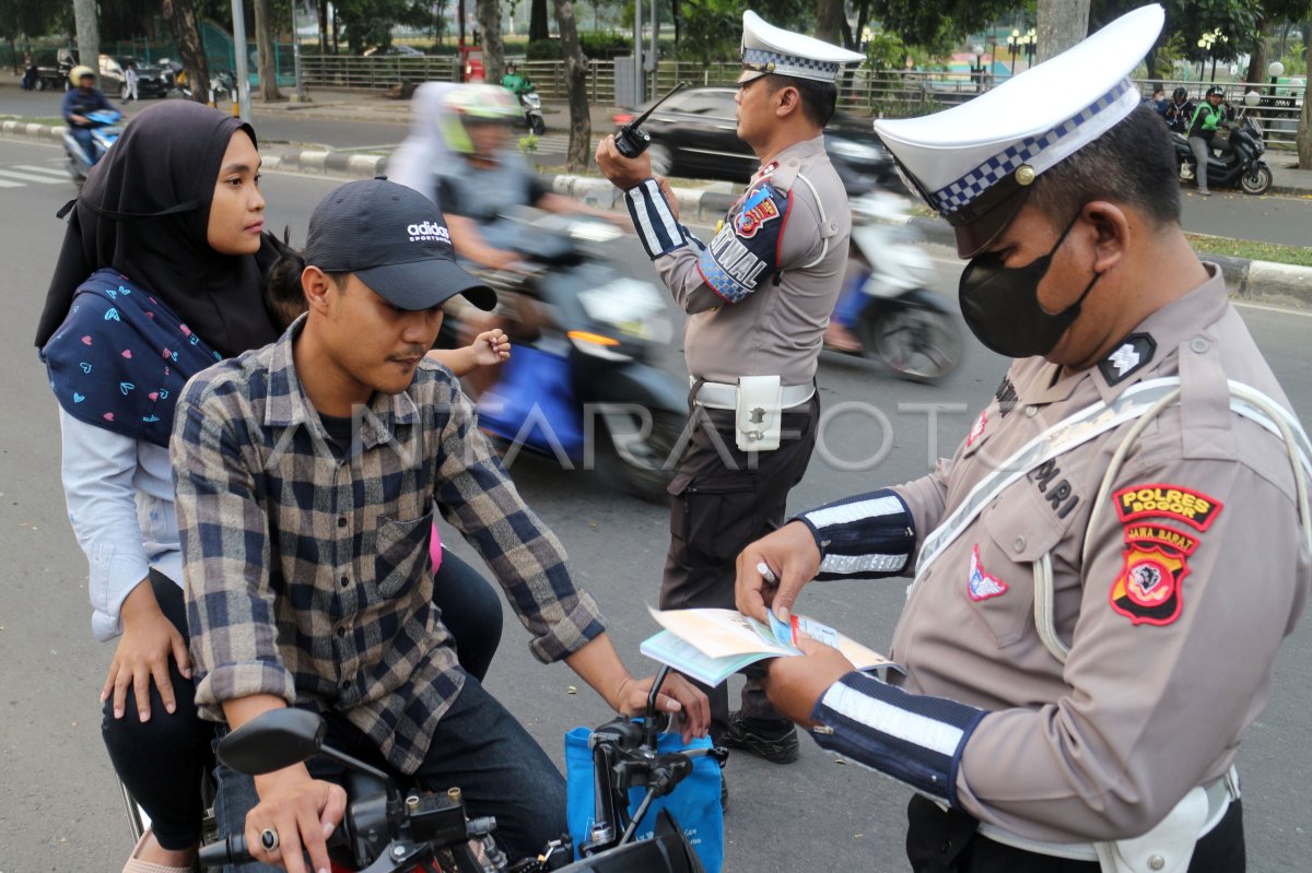 Jumlah Pelanggar Lalu Lintas Operasi Patuh Lodaya 2024 | ANTARA Foto