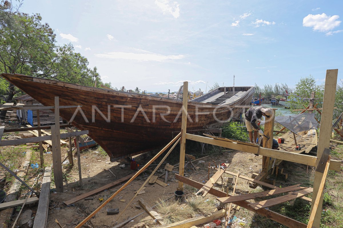 Industri Pembuatan Kapal Nelayan Tradisional Antara Foto