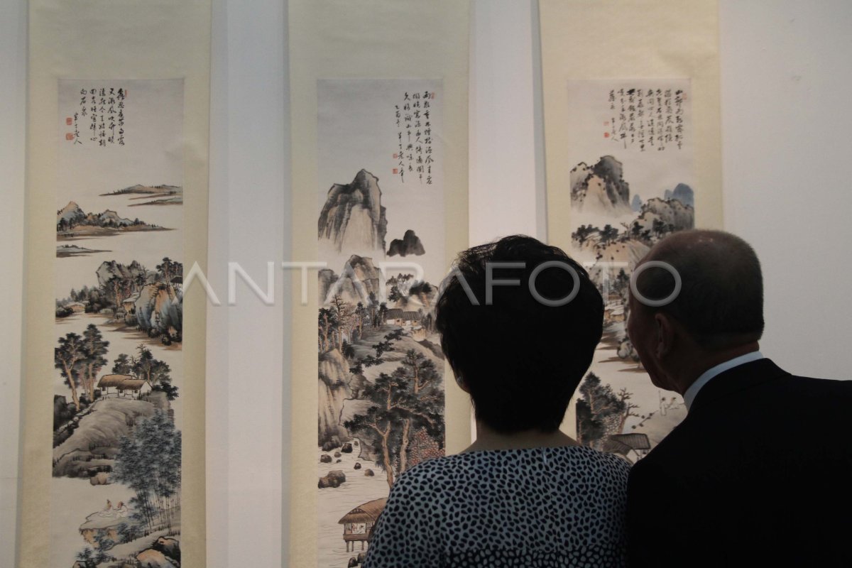 PAMERAN LUKISAN CHINA | ANTARA Foto