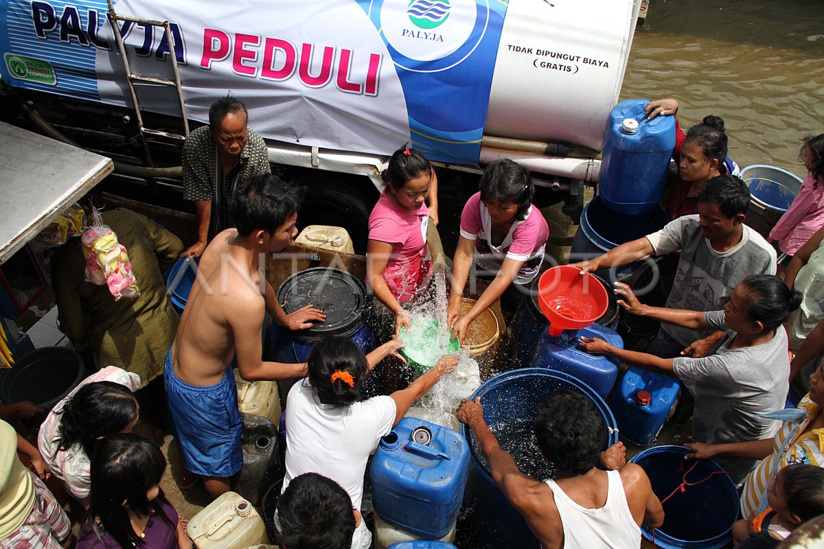 Bantuan Air Bersih Antara Foto 0553