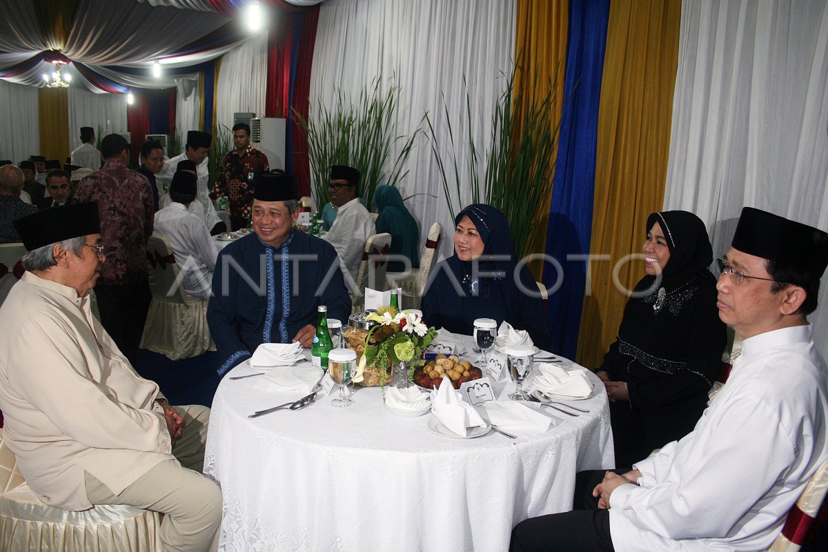 BUKA PUASA BERSAMA | ANTARA Foto