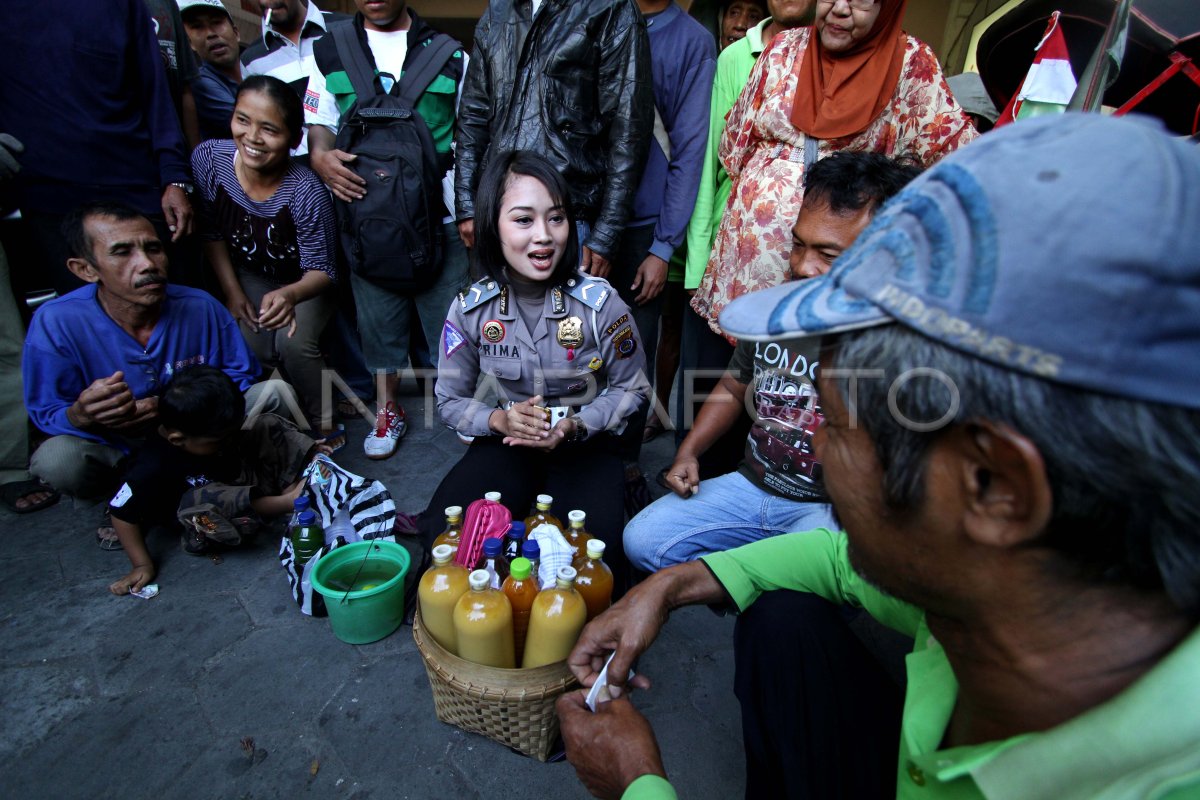 Jual Jamu Gendong Antara Foto