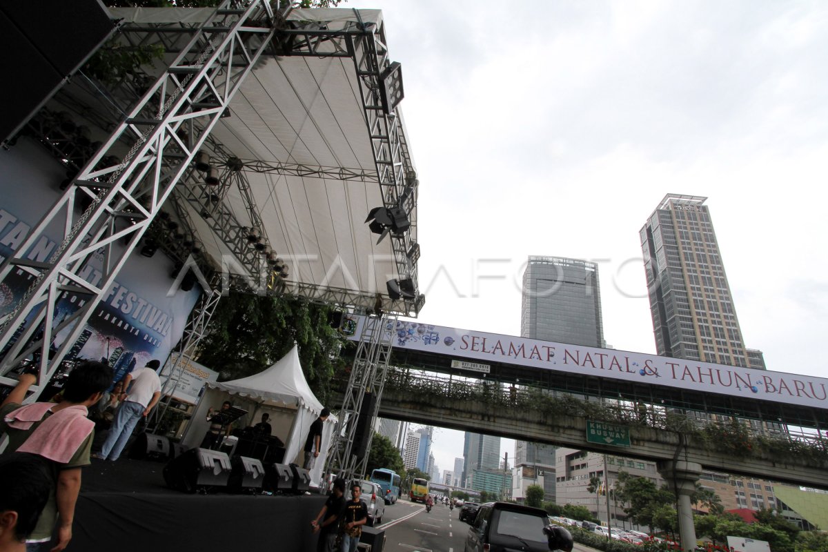 PANGGUNG MALAM TAHUN BARU | ANTARA Foto