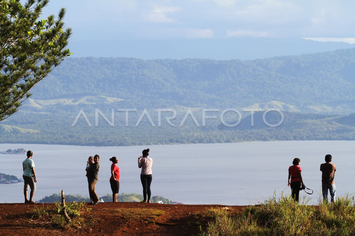 WISATA DANAU SENTANI | ANTARA Foto