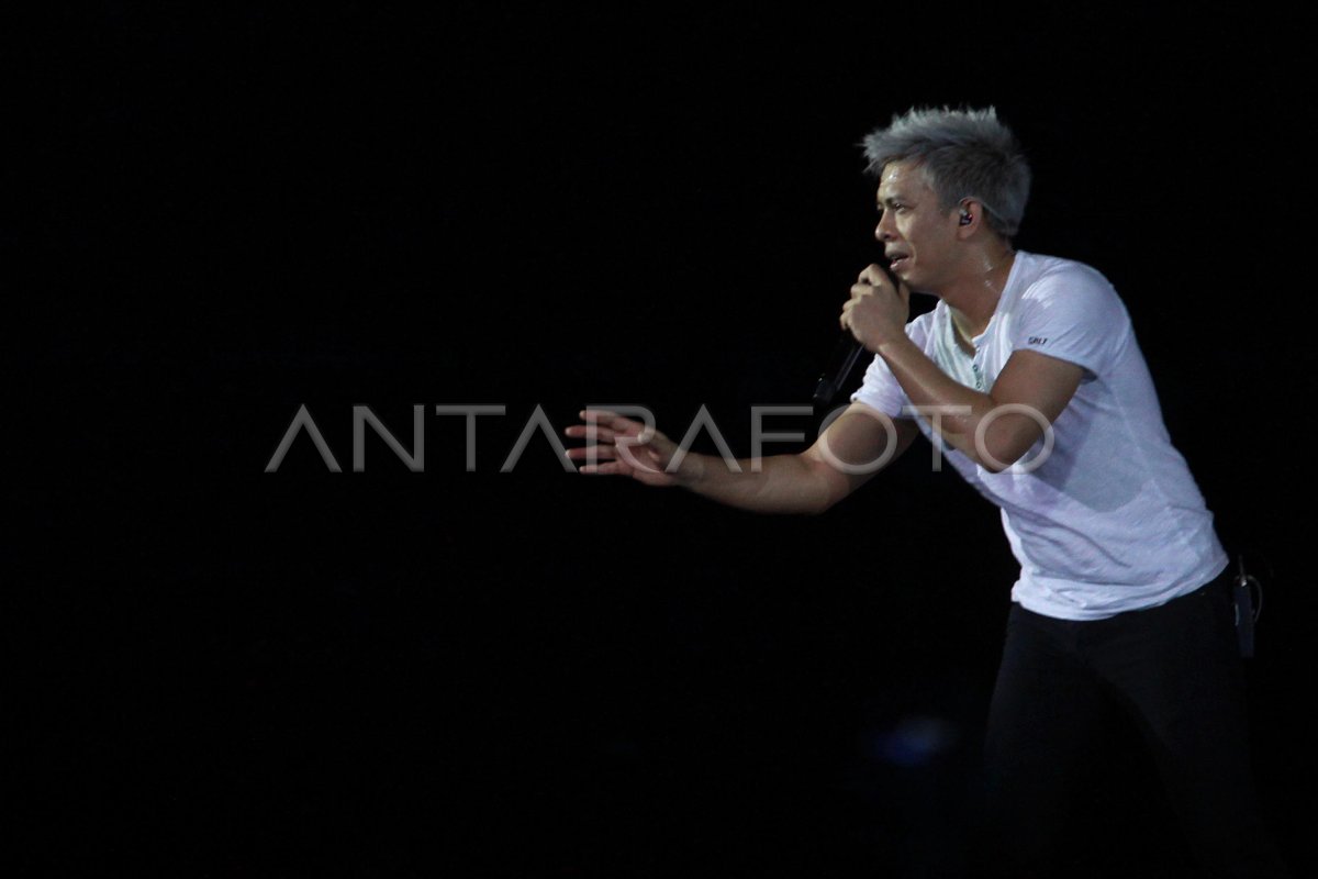 RAMBUT ARIEL NOAH | ANTARA Foto