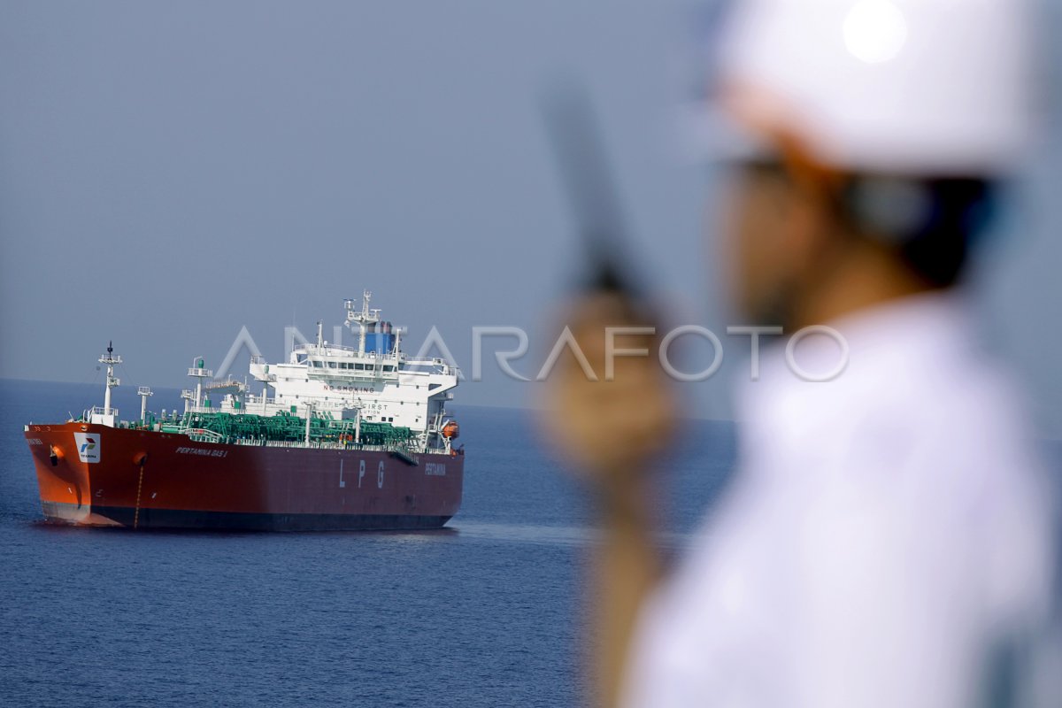 PASOKAN LPG KAPAL PERTAMINA GAS | ANTARA Foto