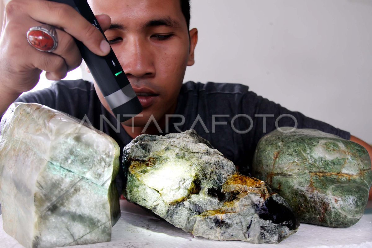 Cincin Batu Giok Aceh Antara Foto 9372