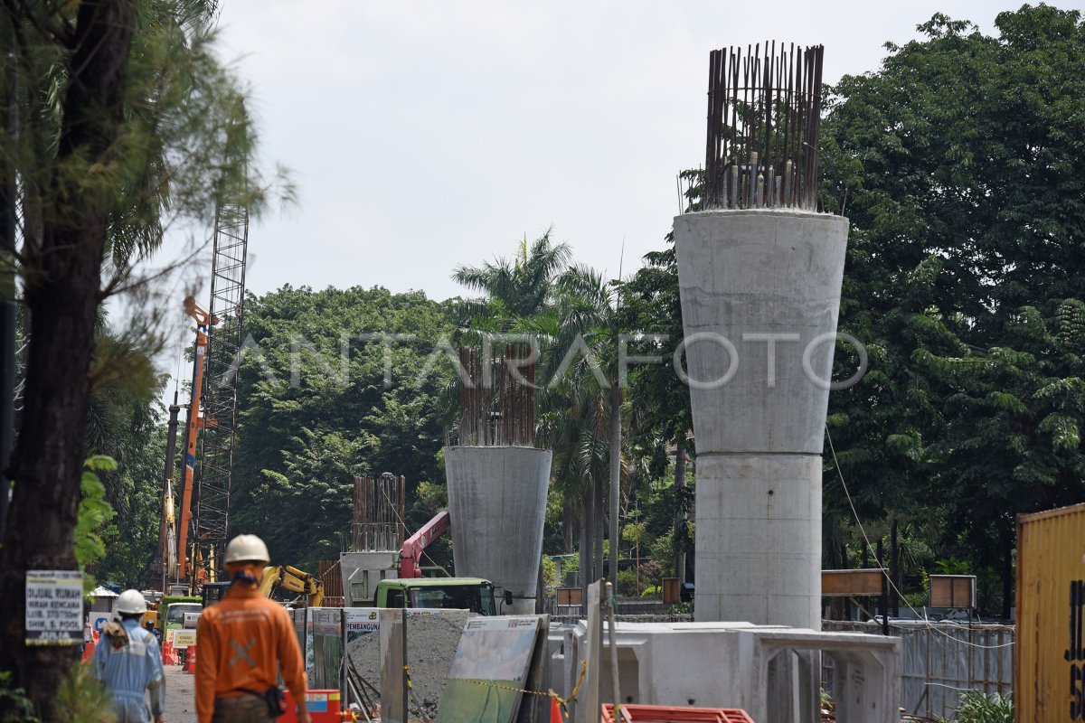 PEMBANGUNAN FLYOVER PERMATA HIJAU | ANTARA Foto