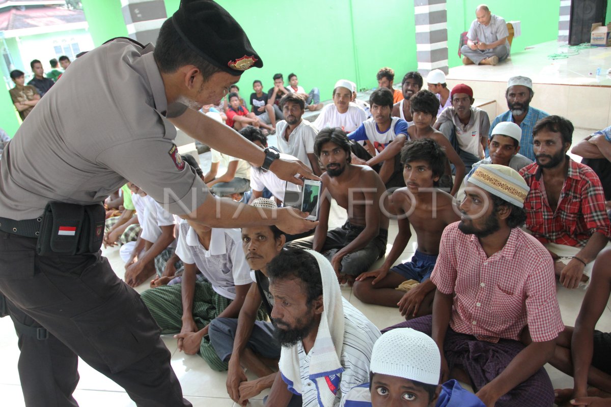 PENDATAAN IMIGRAN ROHINGYA | ANTARA Foto