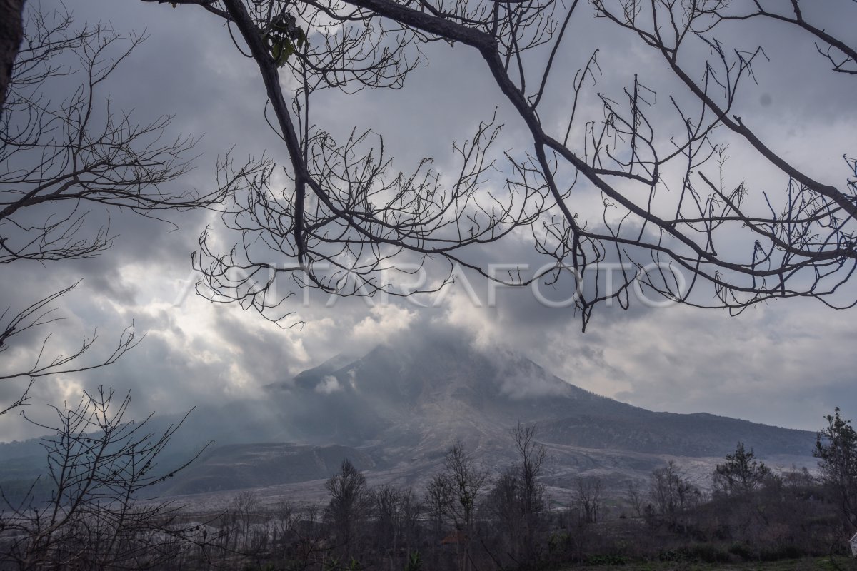 GUNUNG SINABUNG | ANTARA Foto